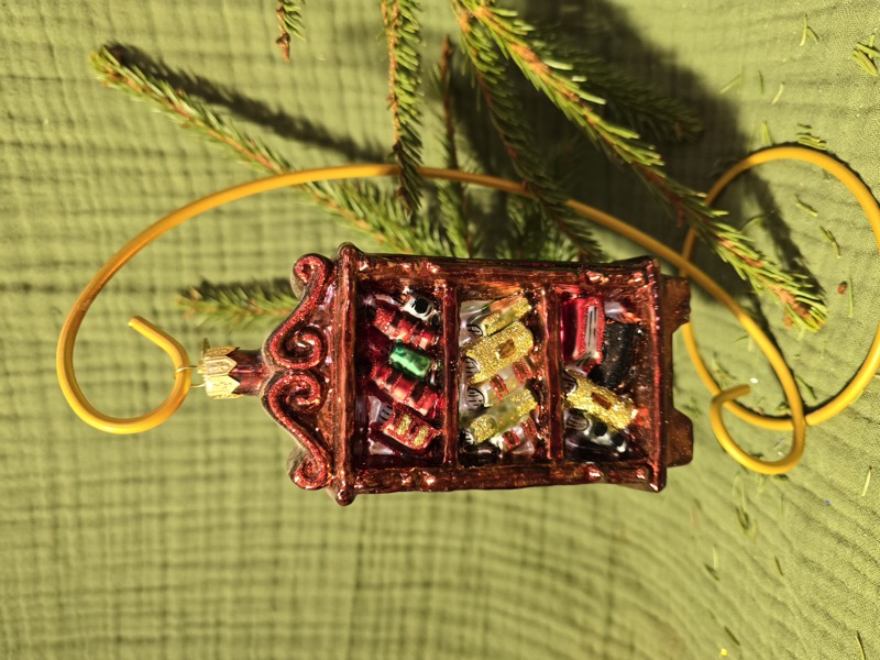 книжный шкаф