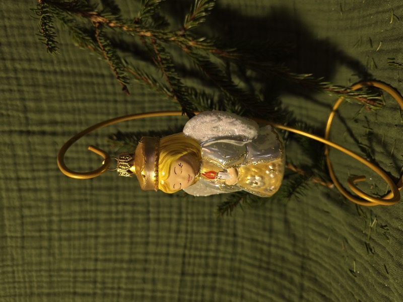 ангел с свечкой