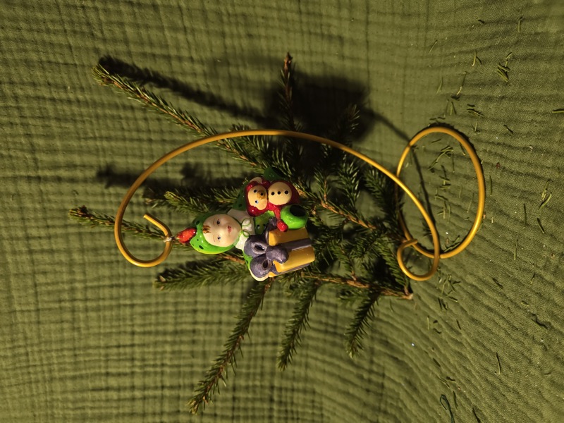 малыш динозавр