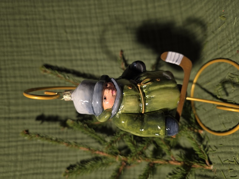 мальчик с клюшкой