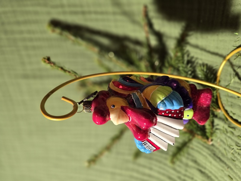 петух с гармонью