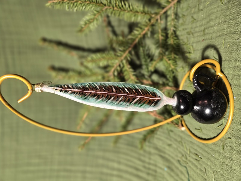 Чернильница с пером